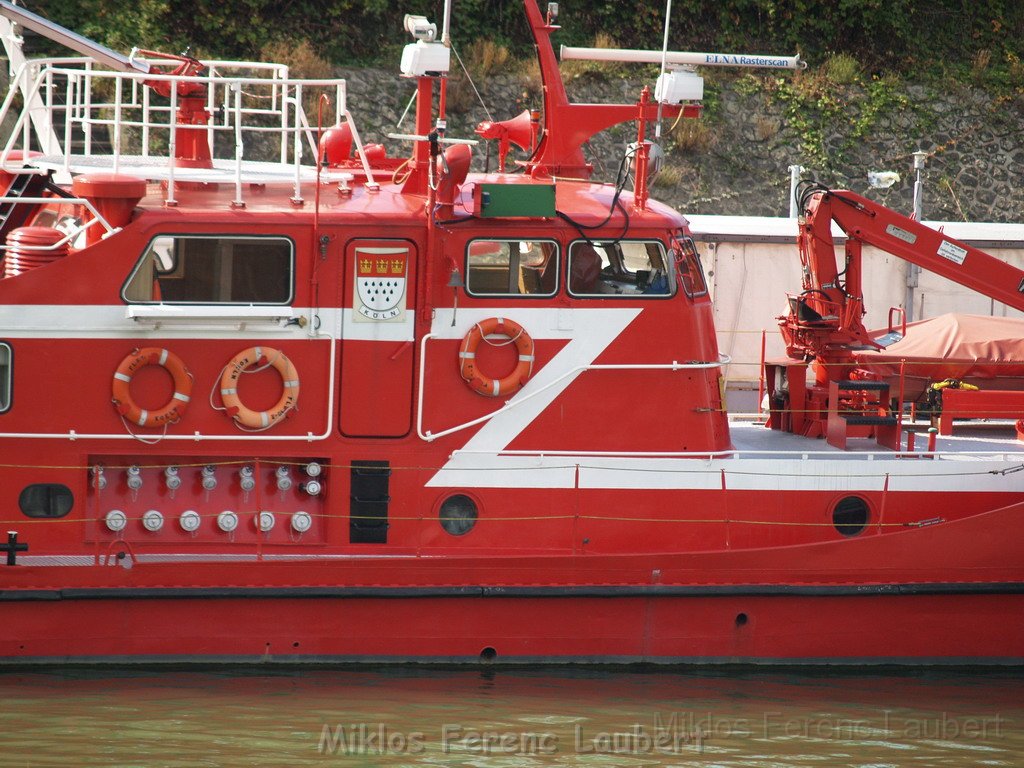 Feuerloeschboot 10-2   P213.JPG